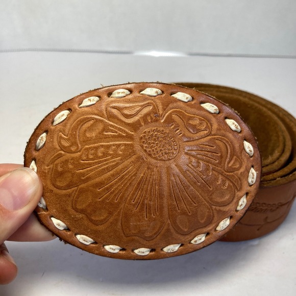 Old Navy 100% Leather Floral Embossed Stitched Chunky Belt Women M Brown 32-36 - Picture 2 of 8